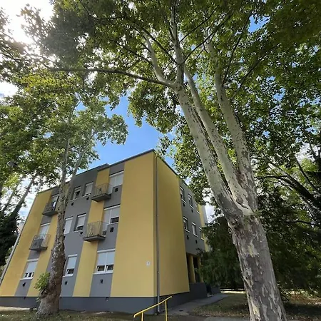 Bibor Apartman Appartement Pápa